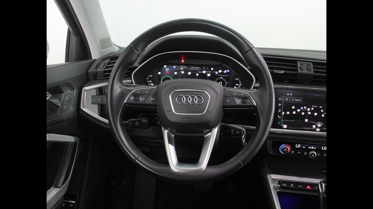 AUDI Q3 2019 Sportback - Q3 Sportback 45 1.4 tfsi e Business Plus