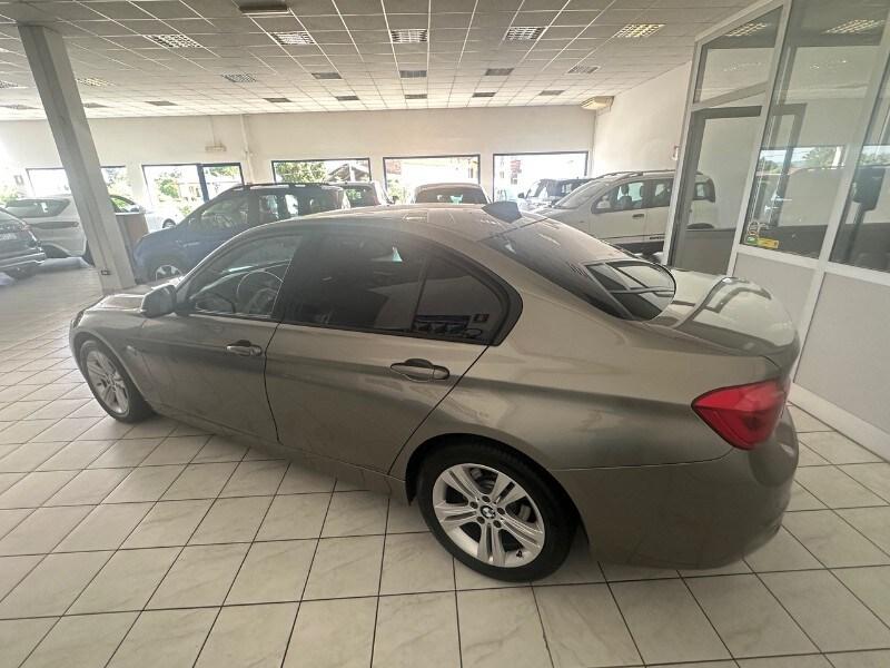 BMW Serie 3 (F30/31) 318d xDrive Sport
