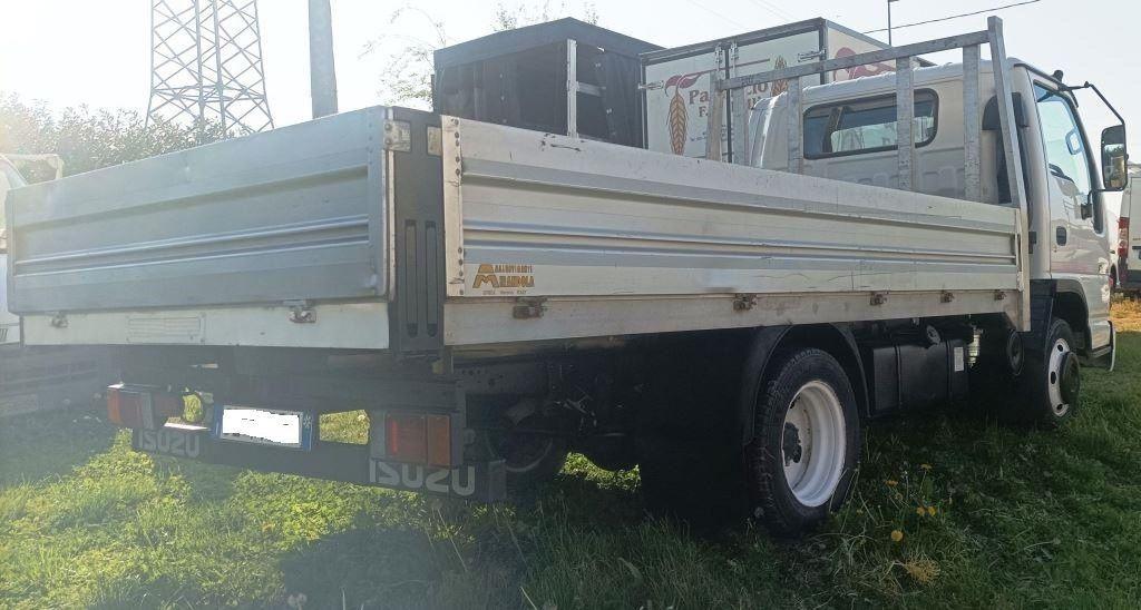 ISUZU NPR