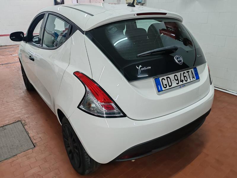 Lancia Ypsilon 5 Porte Ypsilon 1.0 hybrid Silver s&s 70cv