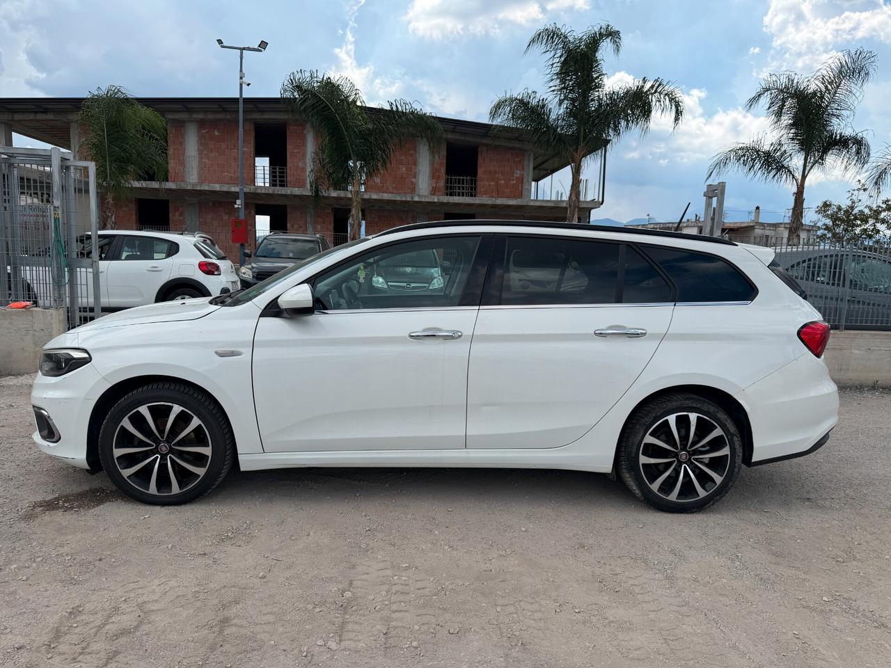 FIAT TIPO SW 2016 1.6 DIESEL 120 CV *LEGGI