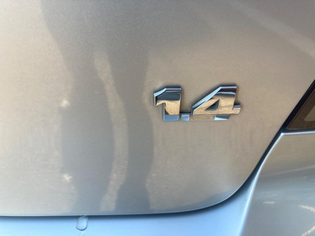 VOLKSWAGEN POLO 1.4 BENZINA (MODELLO SPORTLINE)