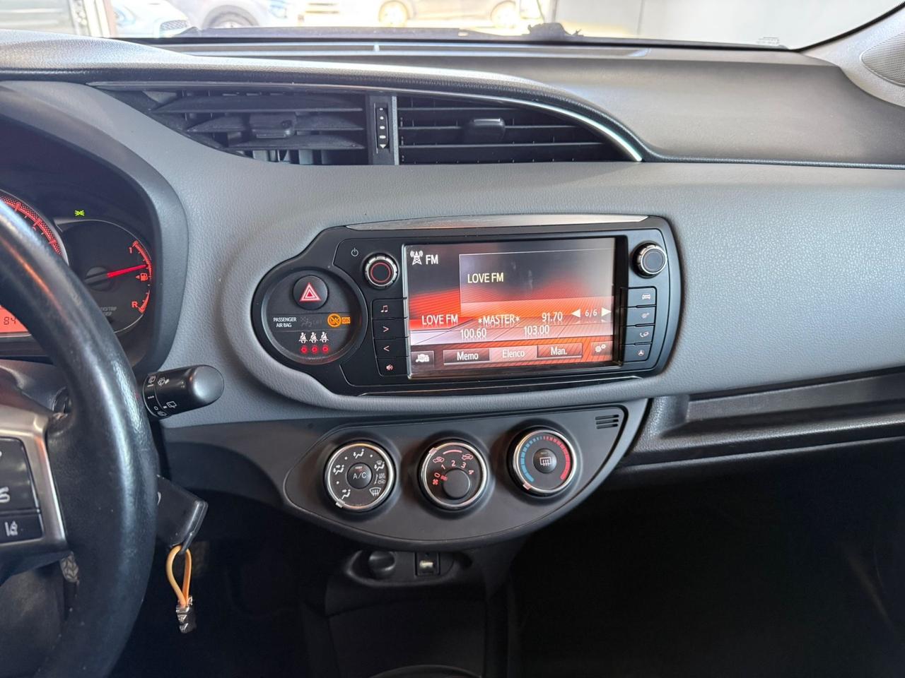 Toyota Yaris 1.0 5 porte Lounge-84.000 Km