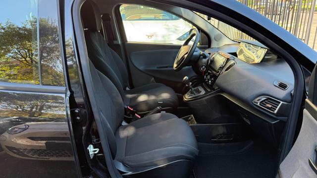 LANCIA Ypsilon 1.0 FIREFLY S&S HYBRID GOLD*24M.G.*CARPLAY*LED*TEL
