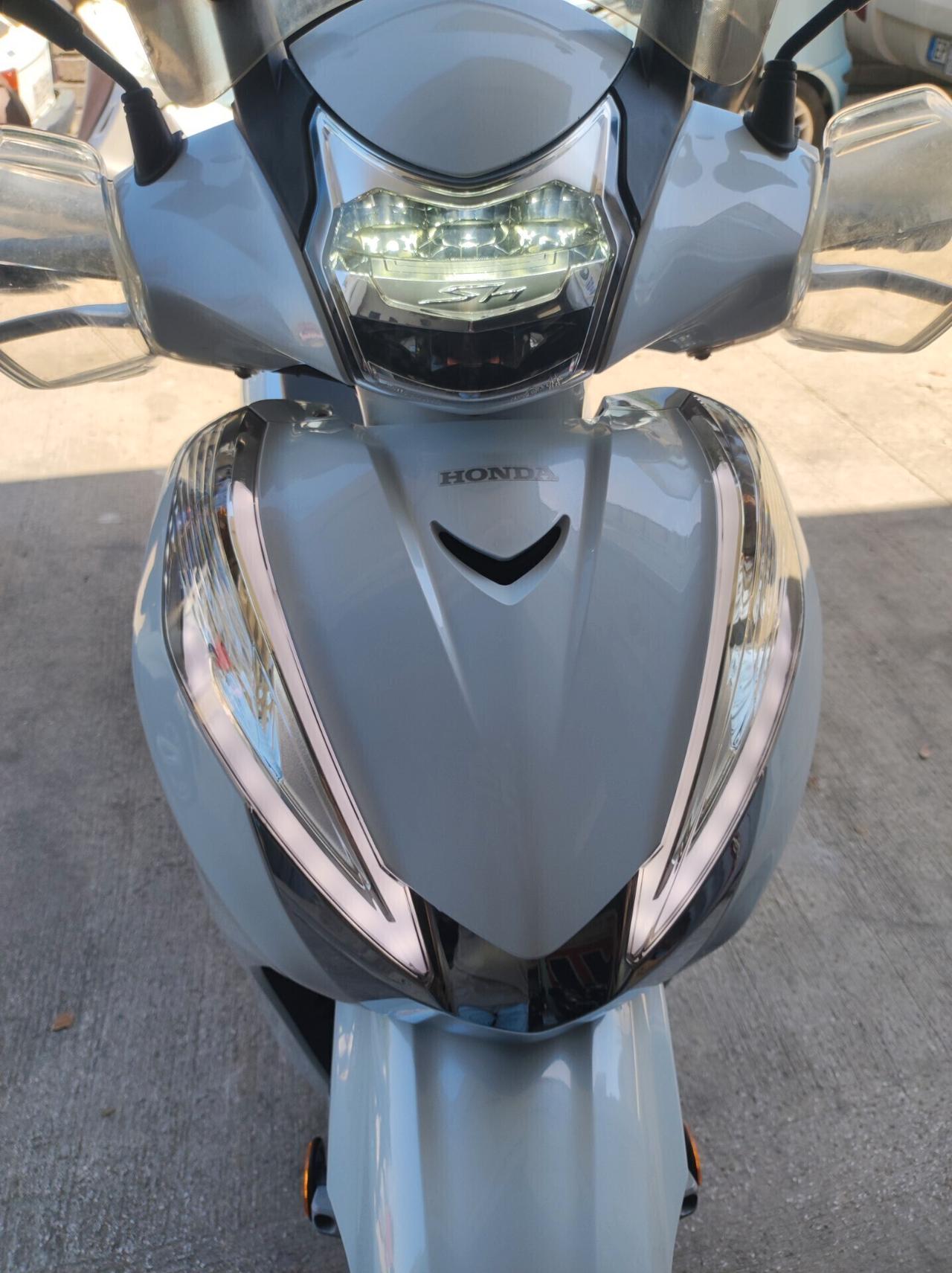 Honda SH 300 i