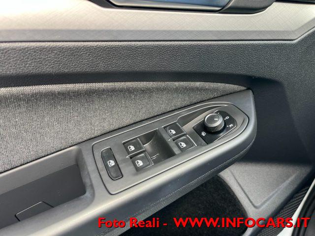 VOLKSWAGEN Golf 1.0 eTSI MHEV EVO DSG Life - PROMO!