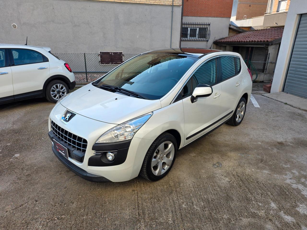 Peugeot 3008 1.6 HDi 112CV cambio robotizzato Business