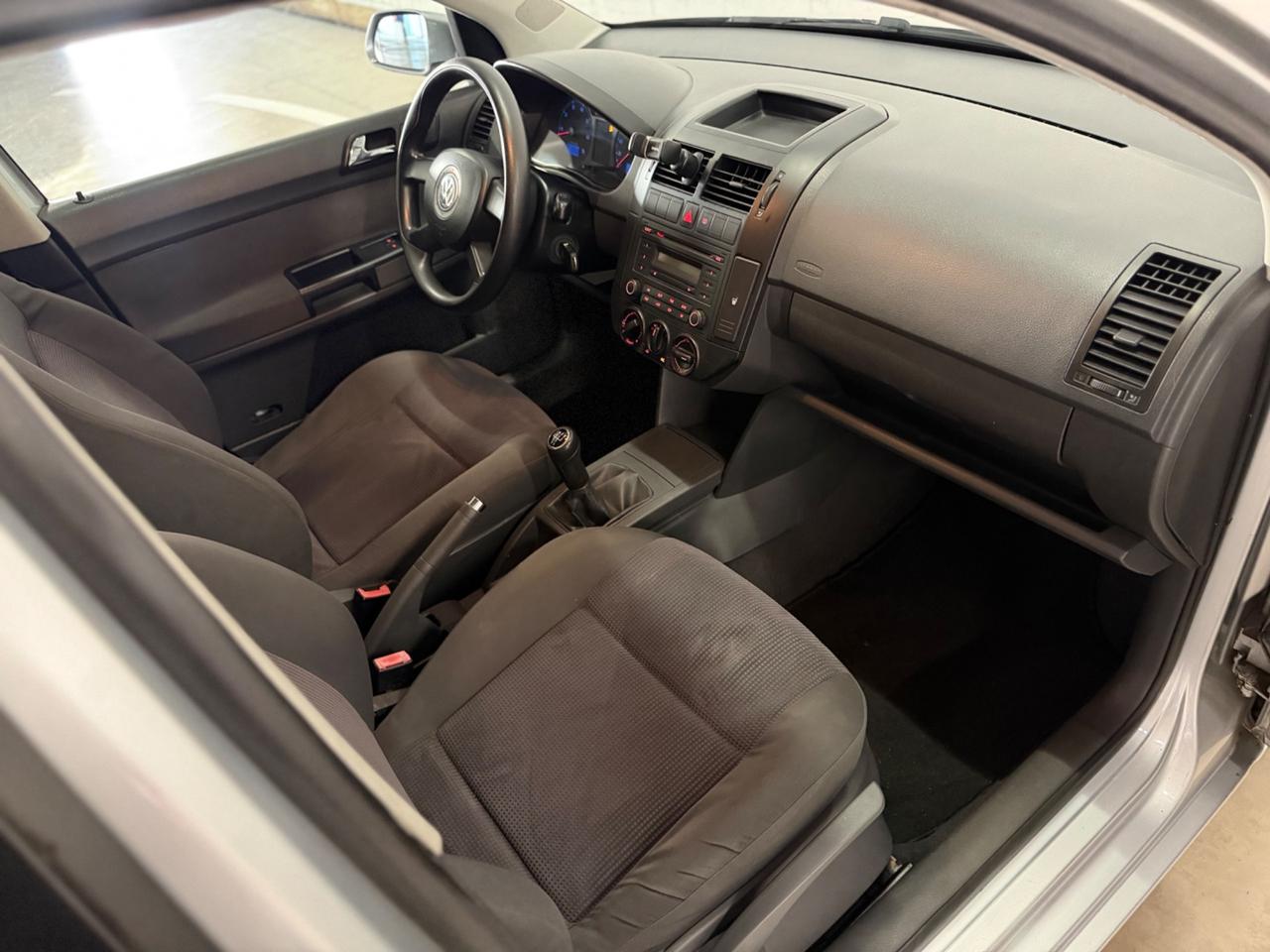 Volkswagen Polo 1.4/75CV 16V 5p. Sportline