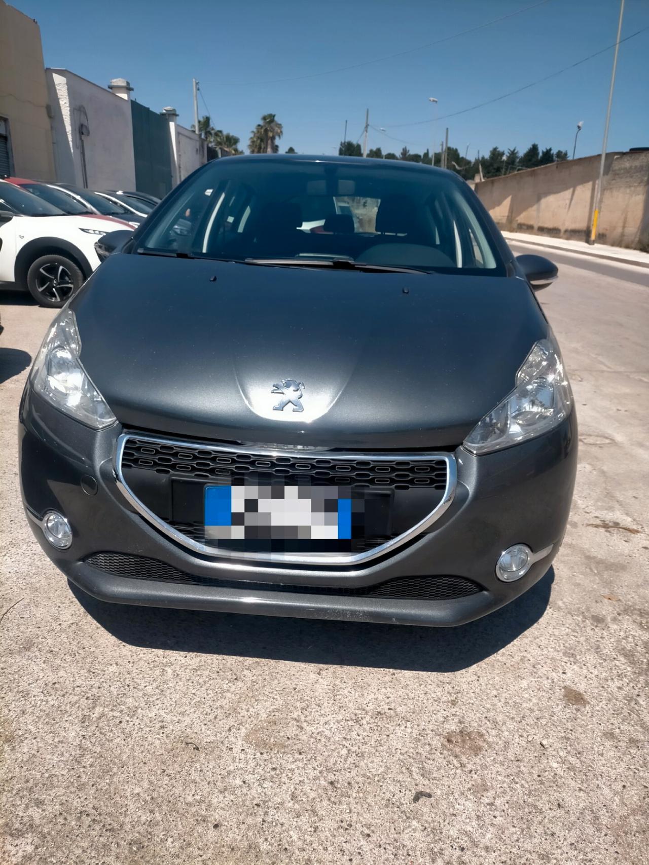 Peugeot 208 1.4 HDi 68 CV 5 porte Allure