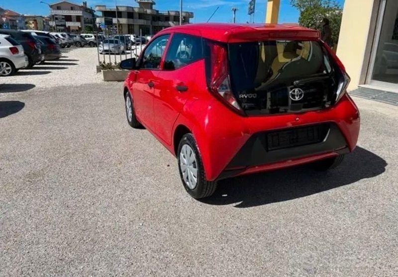 Toyota Aygo Aygo 5p 1.0 x-clusiv red pack m-mt 72cv
