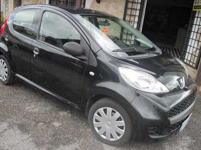 Peugeot 107 1.0 5 porte NEOPATENTATI