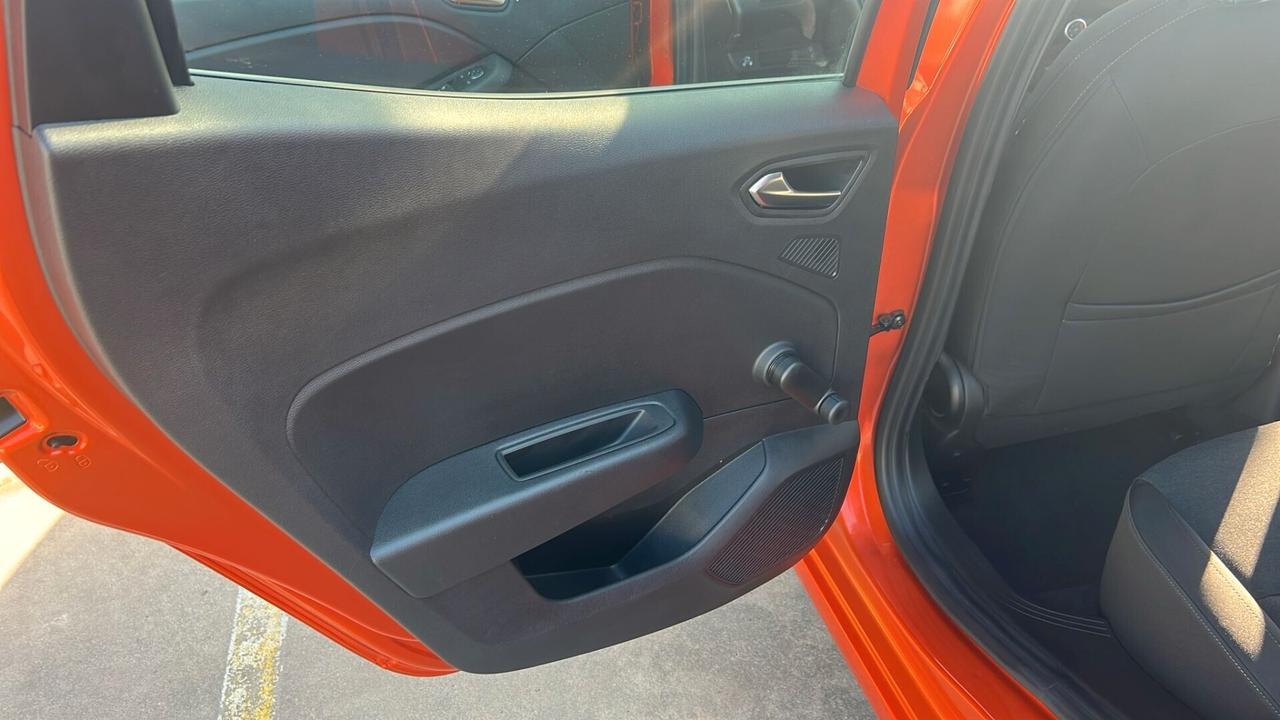 Renault Clio TCe 100 CV GPL 5 porte Equilibre N1 4 Posti Iva Esposta
