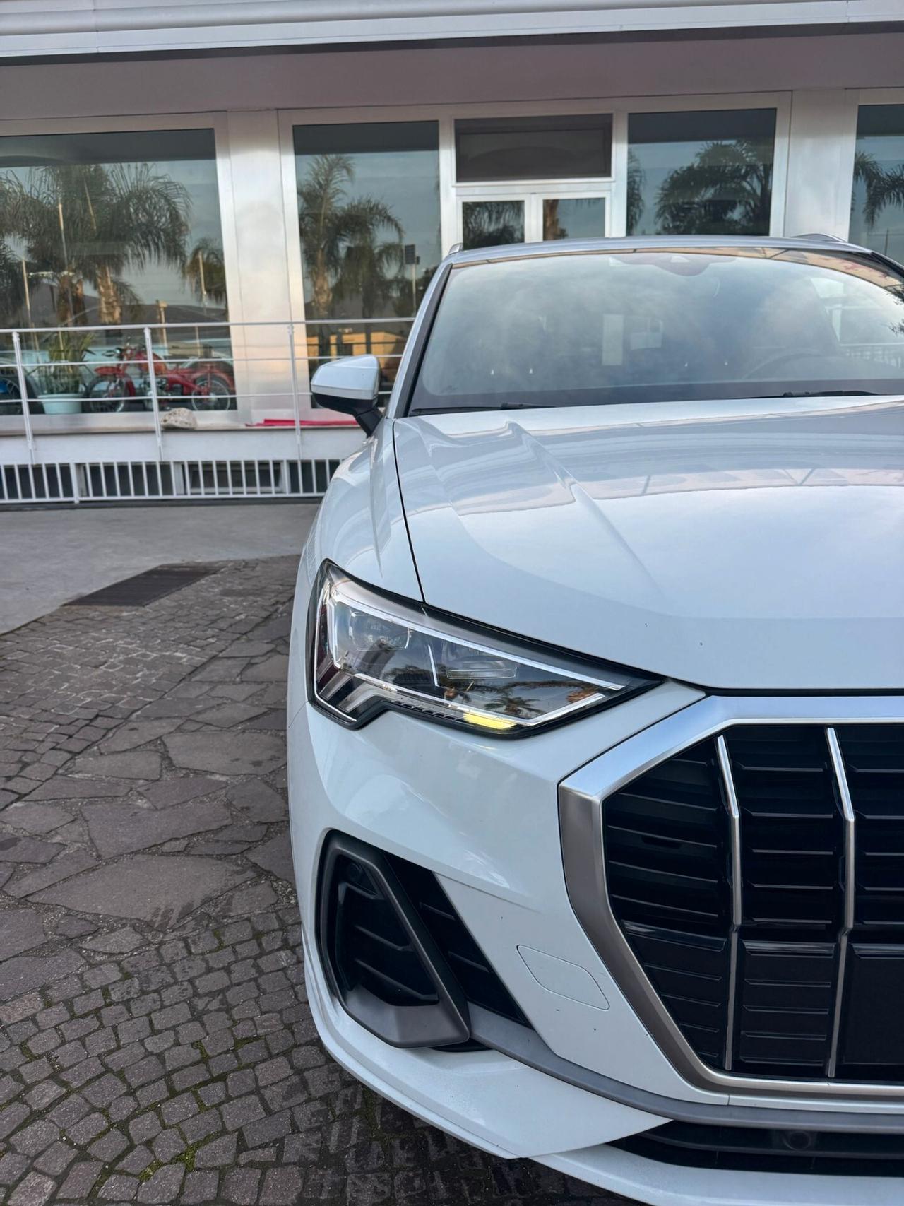 Audi Q3 2.0 TDI 150 CV S line Edition tronic