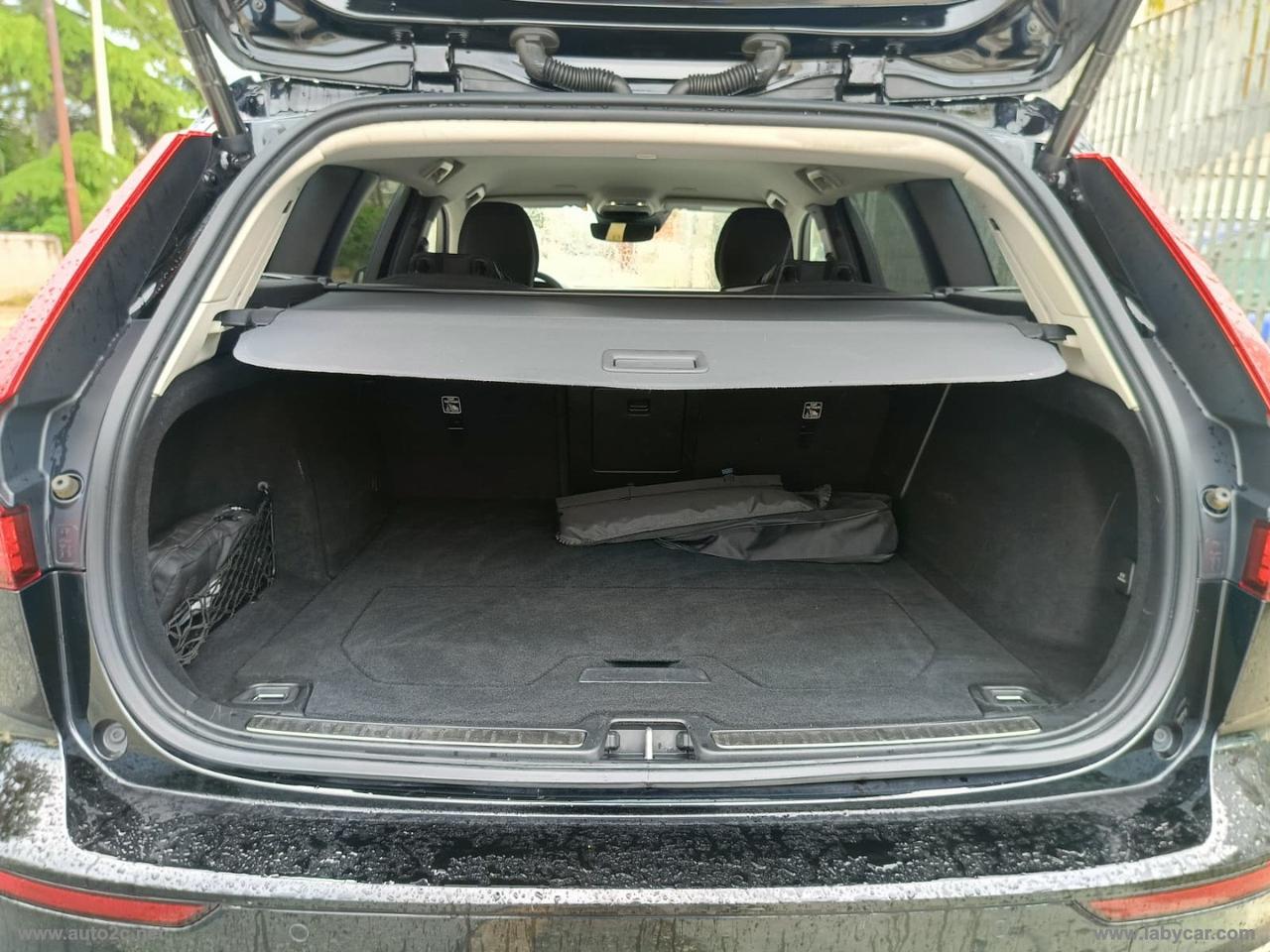 VOLVO V60 B4