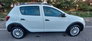 DACIA SANDERO STEPWAY 1,5 DIESEL 90 CV NAVIGATORE CRUISE IMPECCABILE FULL FULL TELEFONO