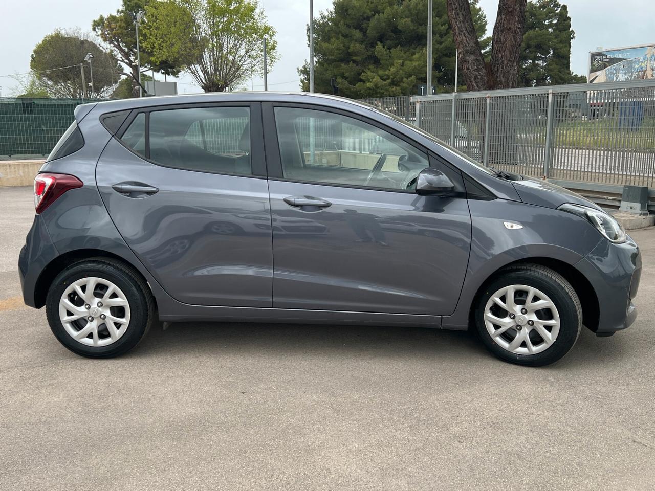 Hyundai i10 1.0 LPGI Econext Login GARANZIA