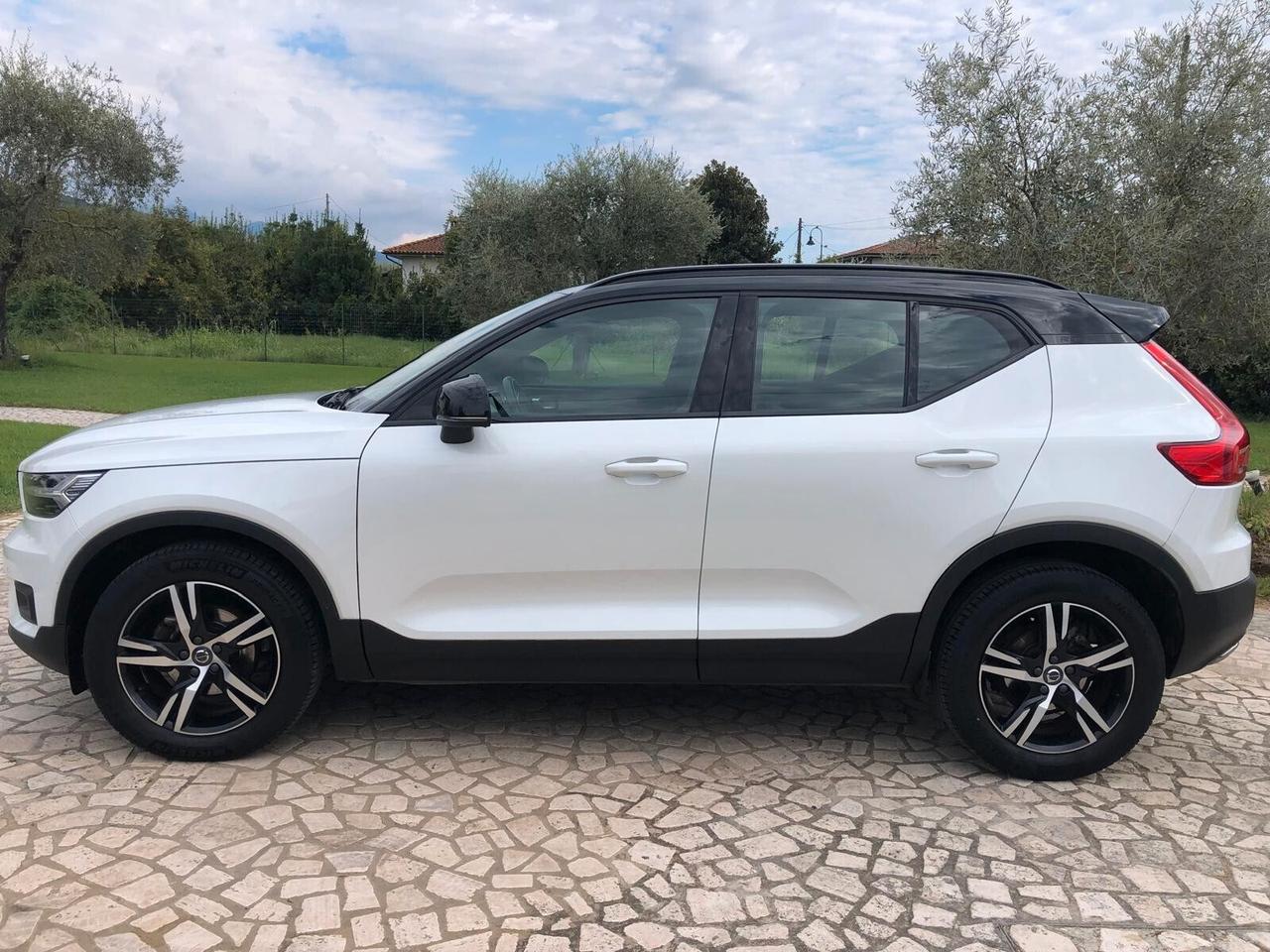 Volvo XC40 D3 Geartronic R-design UNICO PROPRIETARIO IVA DEDUCIBILE GARANZIA CONFORMGEST COMPLETA 12 MESI RINNOVABILE FINO A 60 MESI