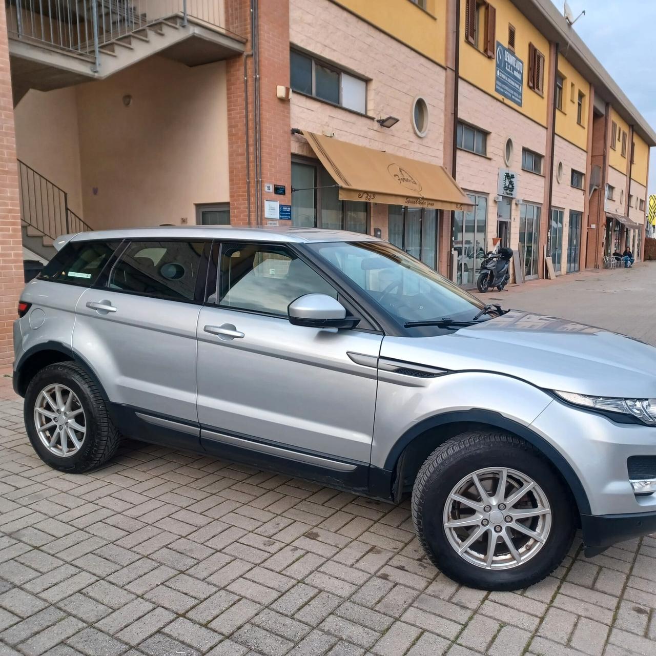 141708 KM EVOQUE 2.2 BRITISH EDITION 4X4 AUTOM