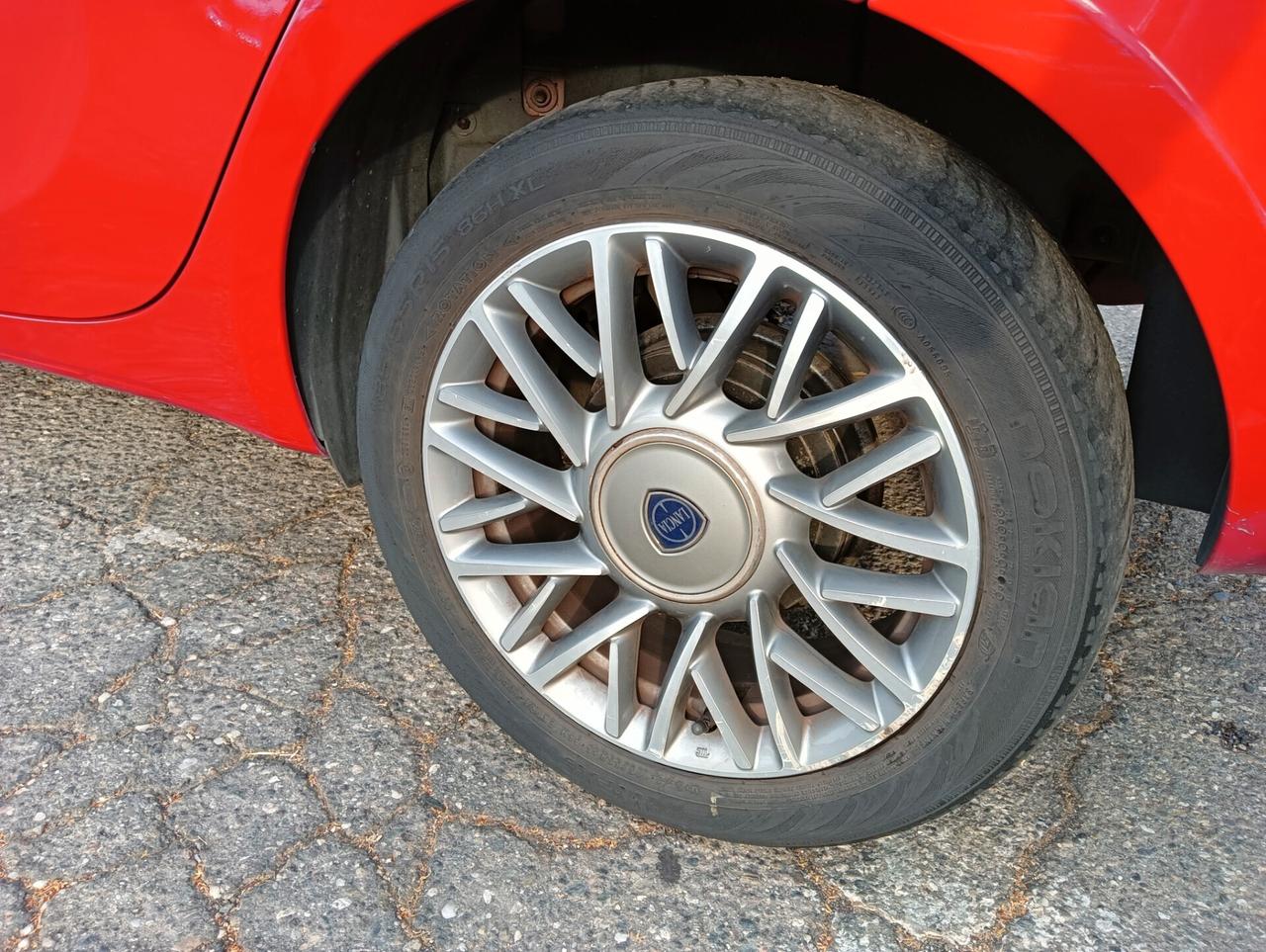Lancia Ypsilon 1.2 69 CV 5 porte Silver