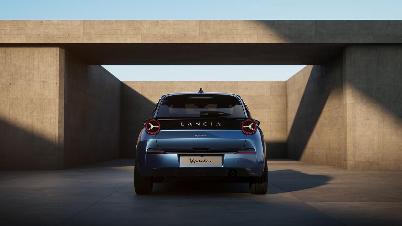 LANCIA Nuova Ypsilon Mhev Edizione Cassina Hybrid