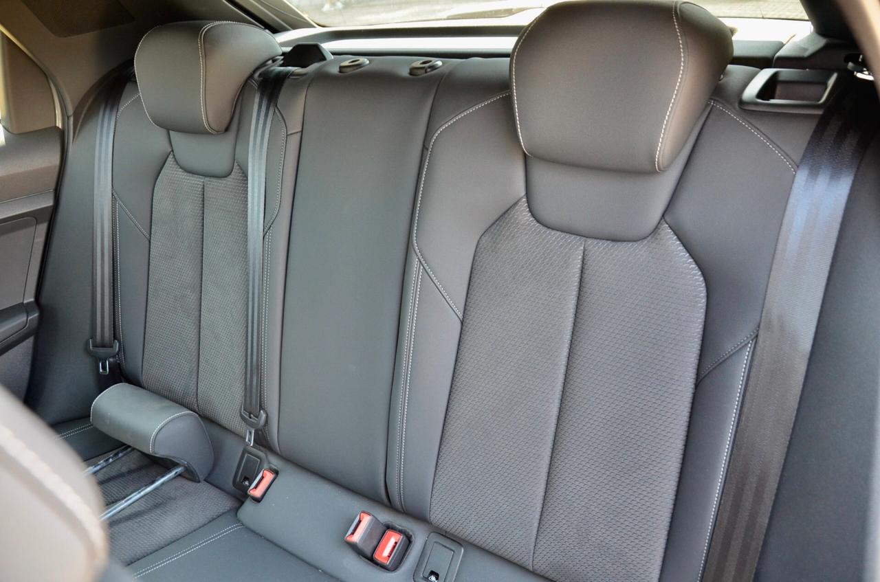 AUDI A1 SPORTBACK 1.5 TFSI 150cv S-TRONIC IDENTITY BLACK S-LINE INT-EXT, UNICOPROPRIETARIO, EURO 6D, UFF ITALIANA, SERVICE AUDI, FULL LED, RETROCAMERA, PERMUTE