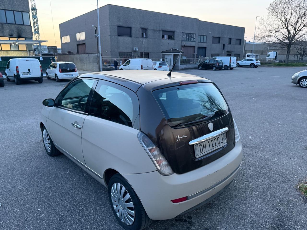 Lancia Ypsilon 1.2 benzina euro4 bicolore