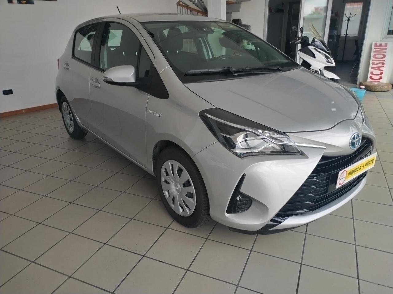 Toyota Yaris 1.5 Hybrid 5 porte Cool