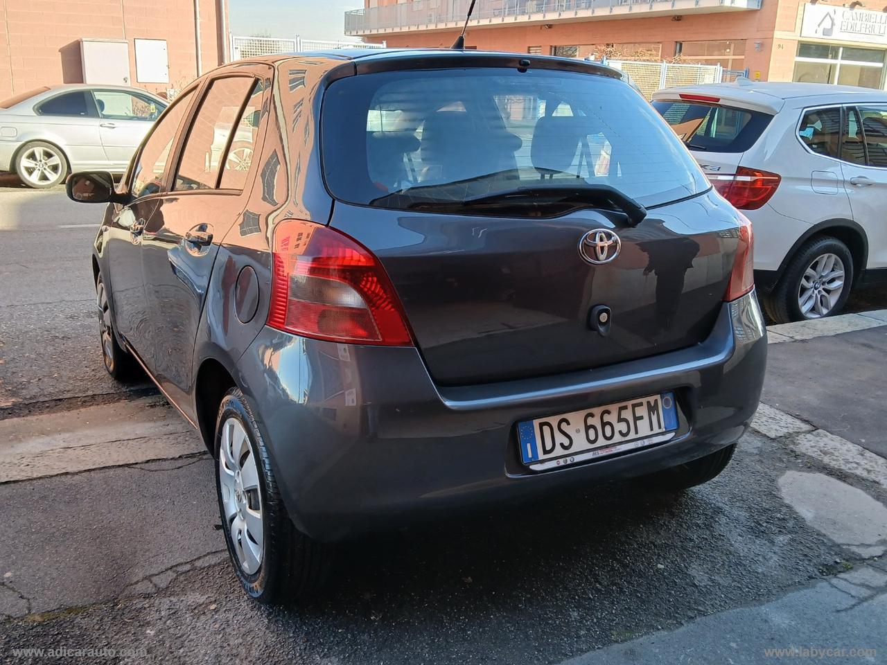 TOYOTA Yaris 1.0 5p. Sol