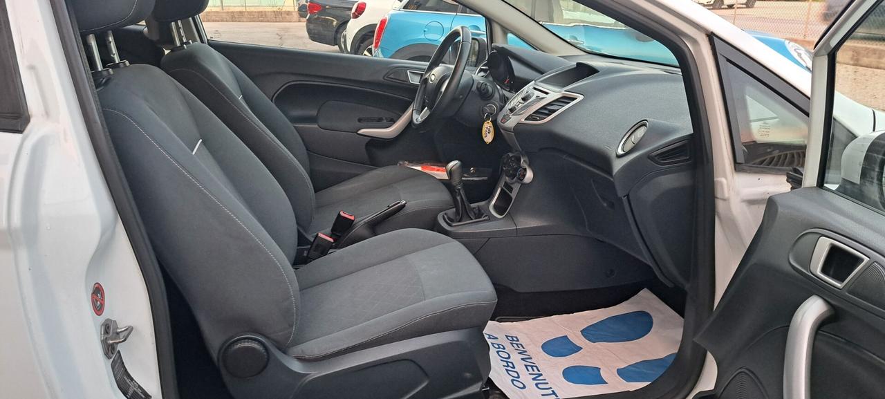 Ford Fiesta 1.4 TDCi 70CV 3 porte Titanium