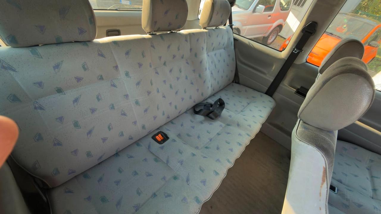 Volkswagen Transporter 1.9 TD cat Caravelle