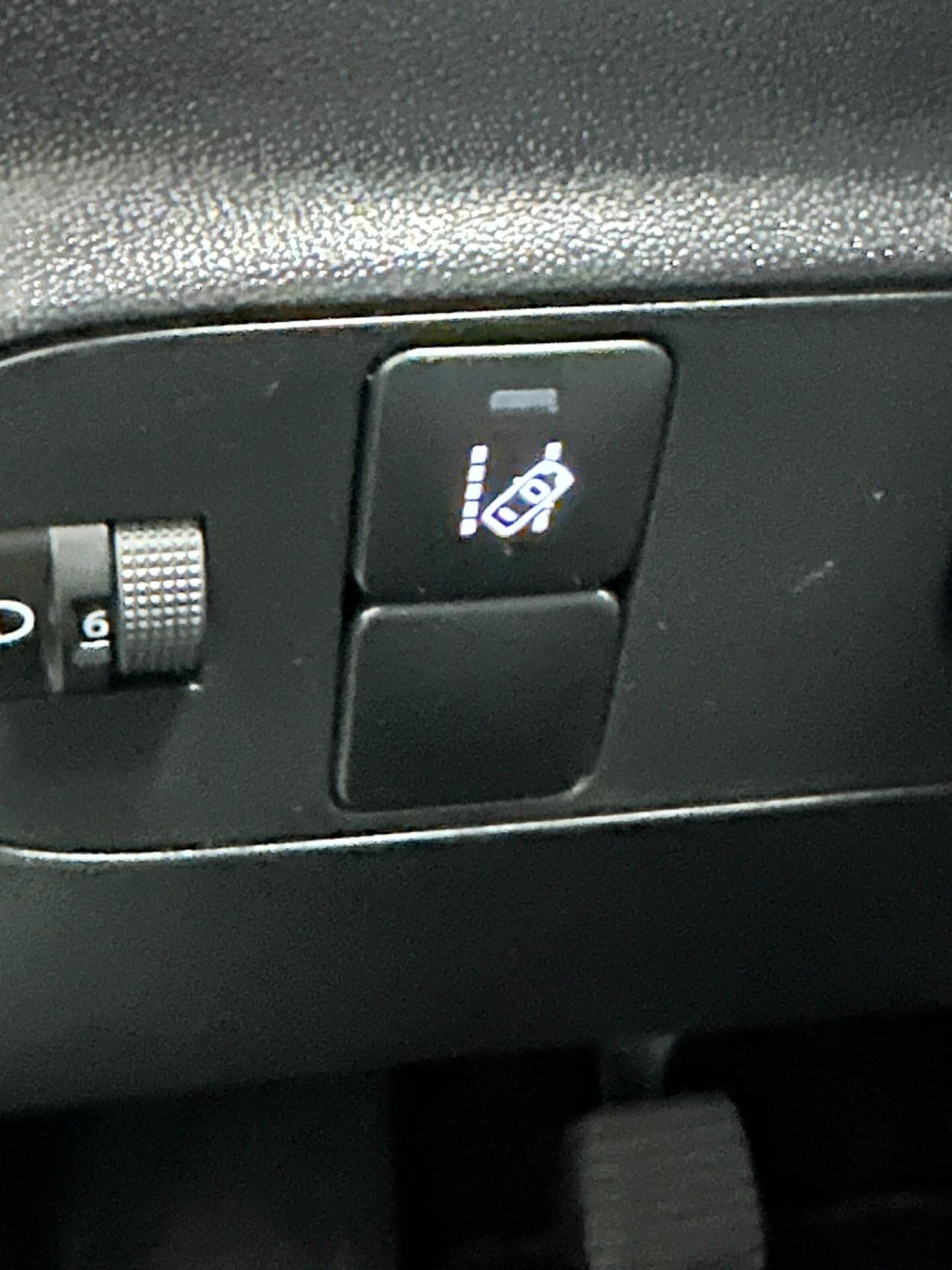 Citroen C3 1.2 Shine 82cv - Neopatentati unicoPro