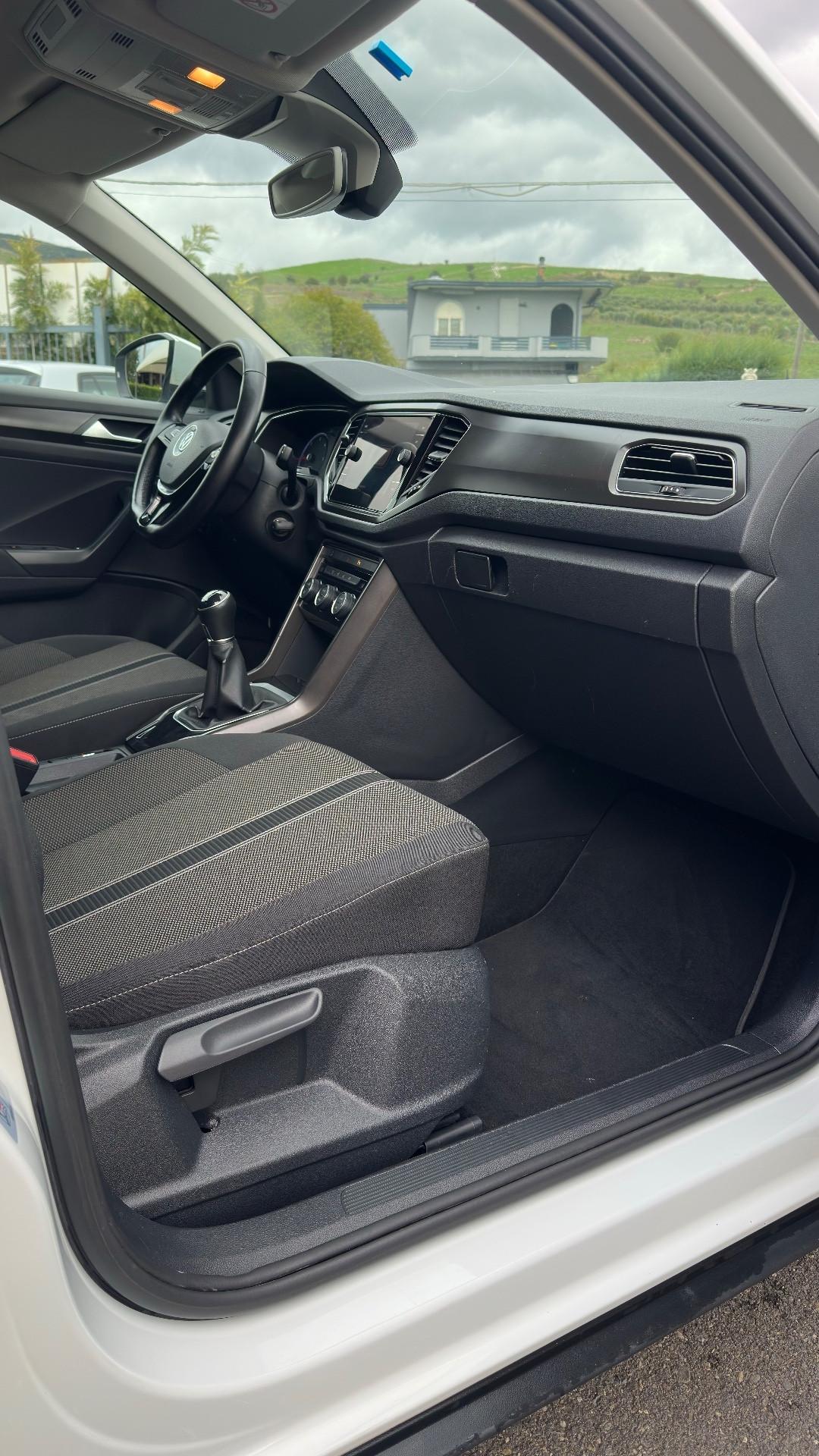 Volkswagen T-Roc 1.6 TDI SCR Business BlueMotion Technology