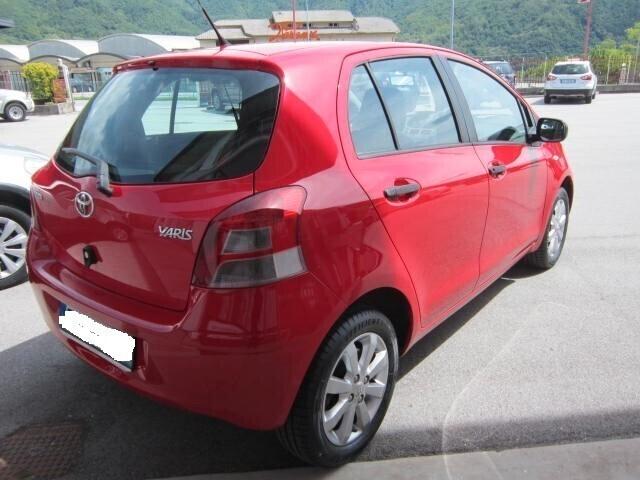 Toyota Yaris 1.0 5 porte NEOPATENTATI