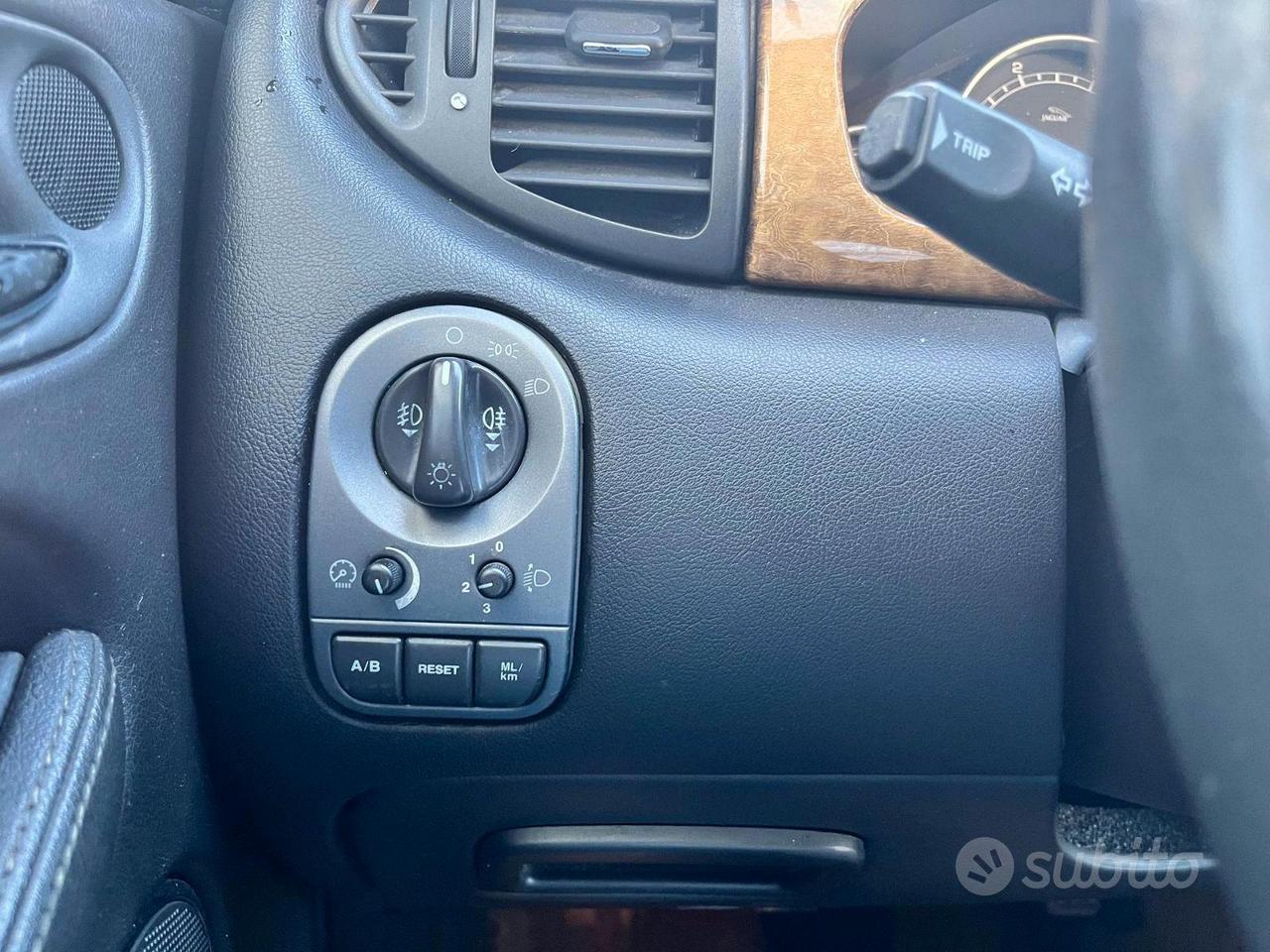 Jaguar X-Type 2.2d 155 cv EXECUTIVE-PELLE/NAVI