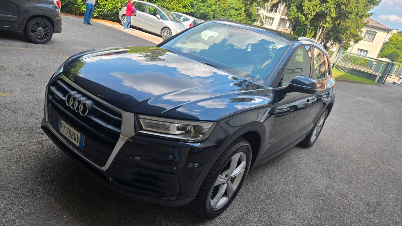 Audi Q5 35 TDI quattro S tronic Business