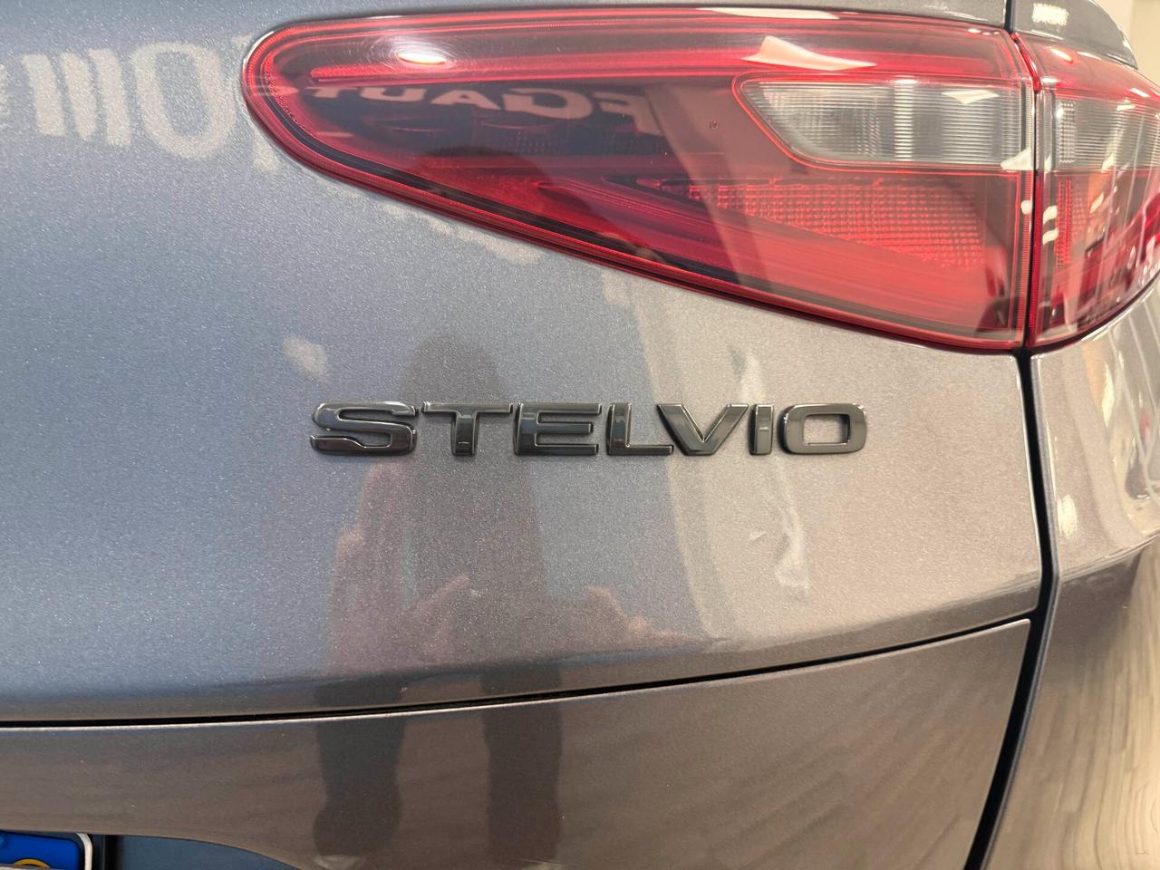 Alfa Romeo Stelvio 2.2 Turbodiesel 180 CV AT8 RWD Executive