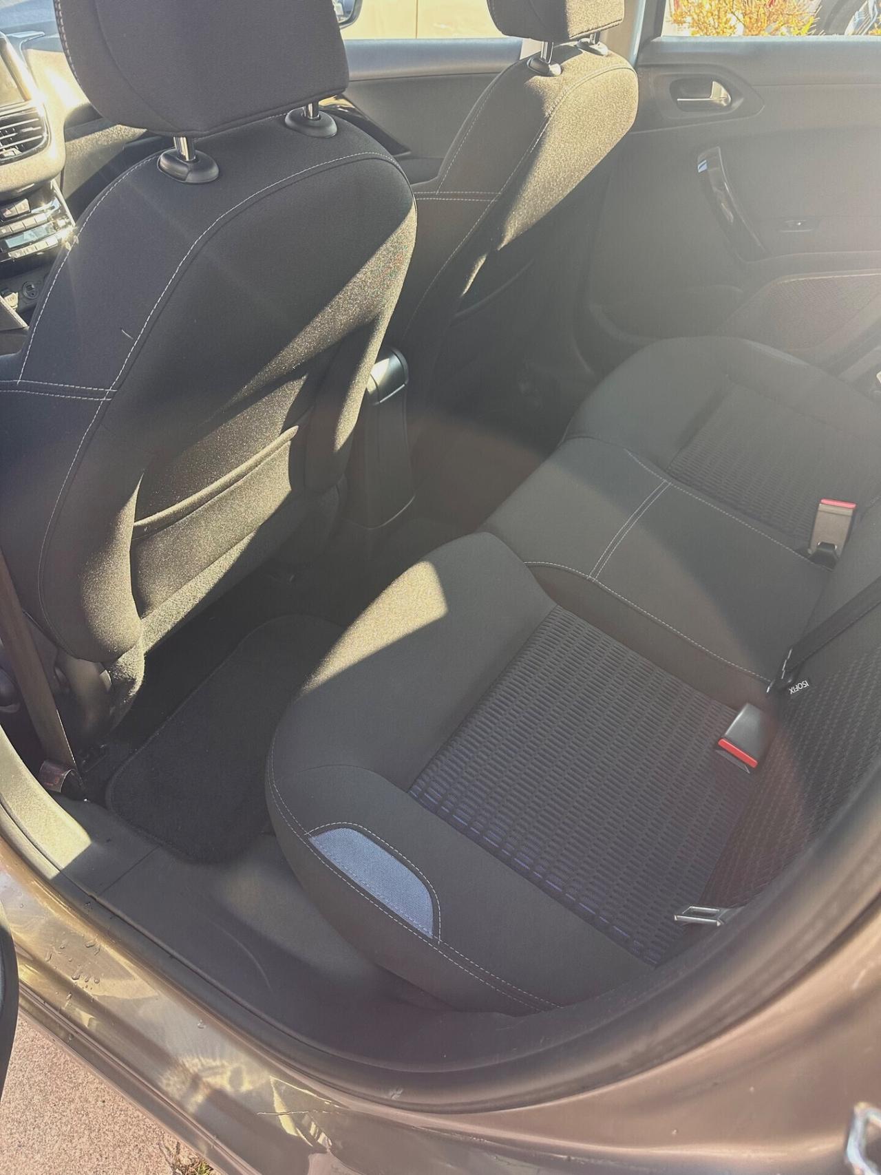 Peugeot 208 1.2 VTi 82 CV 5 porte Allure
