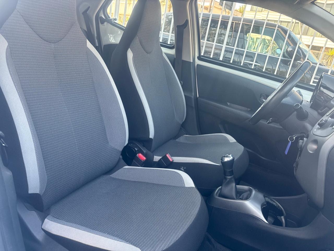 Toyota Aygo Connect 1.0 VVT-i 72 CV 5 porte x-play