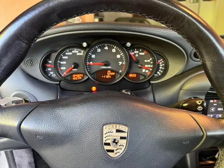 Porsche 911 996 Carrera 2 Coupe manuale
