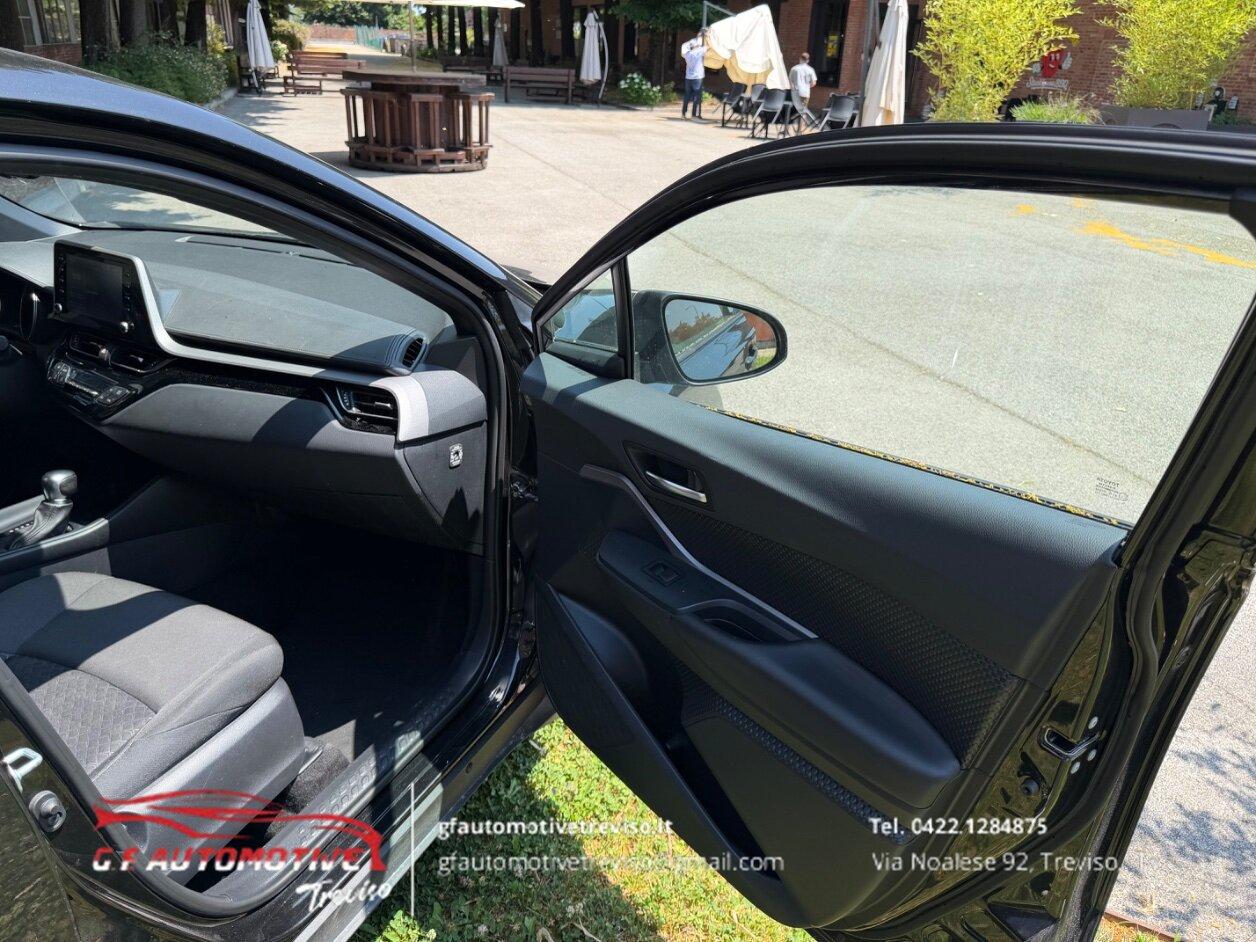 Toyota C-HR 1.8h Business e-cvt