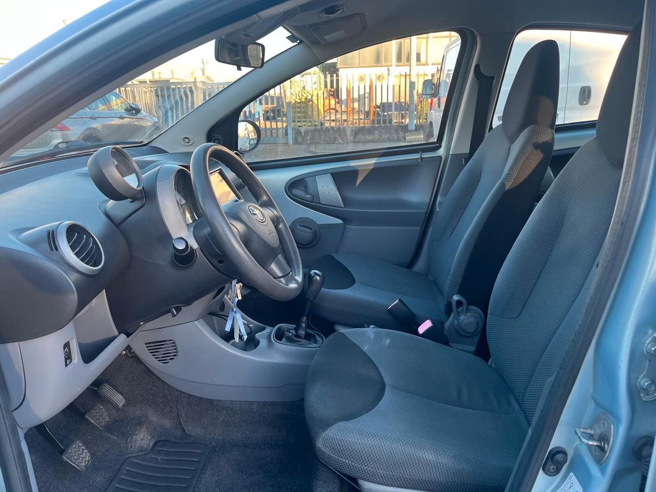 Toyota Aygo 1.0 12V VVT-i 5 porte Sol