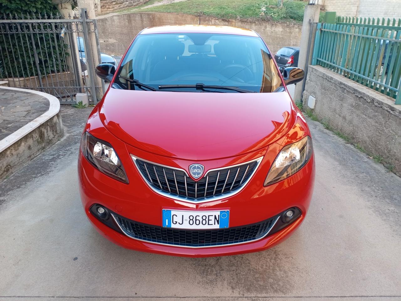 Lancia Ypsilon 1.0 FireFly 5 porte S&S Hybryd Gold