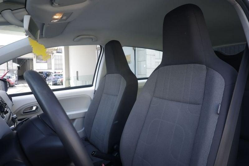 Volkswagen up! Volkswagen up! 1.0 5p. move up! 44KW ANNO 2013