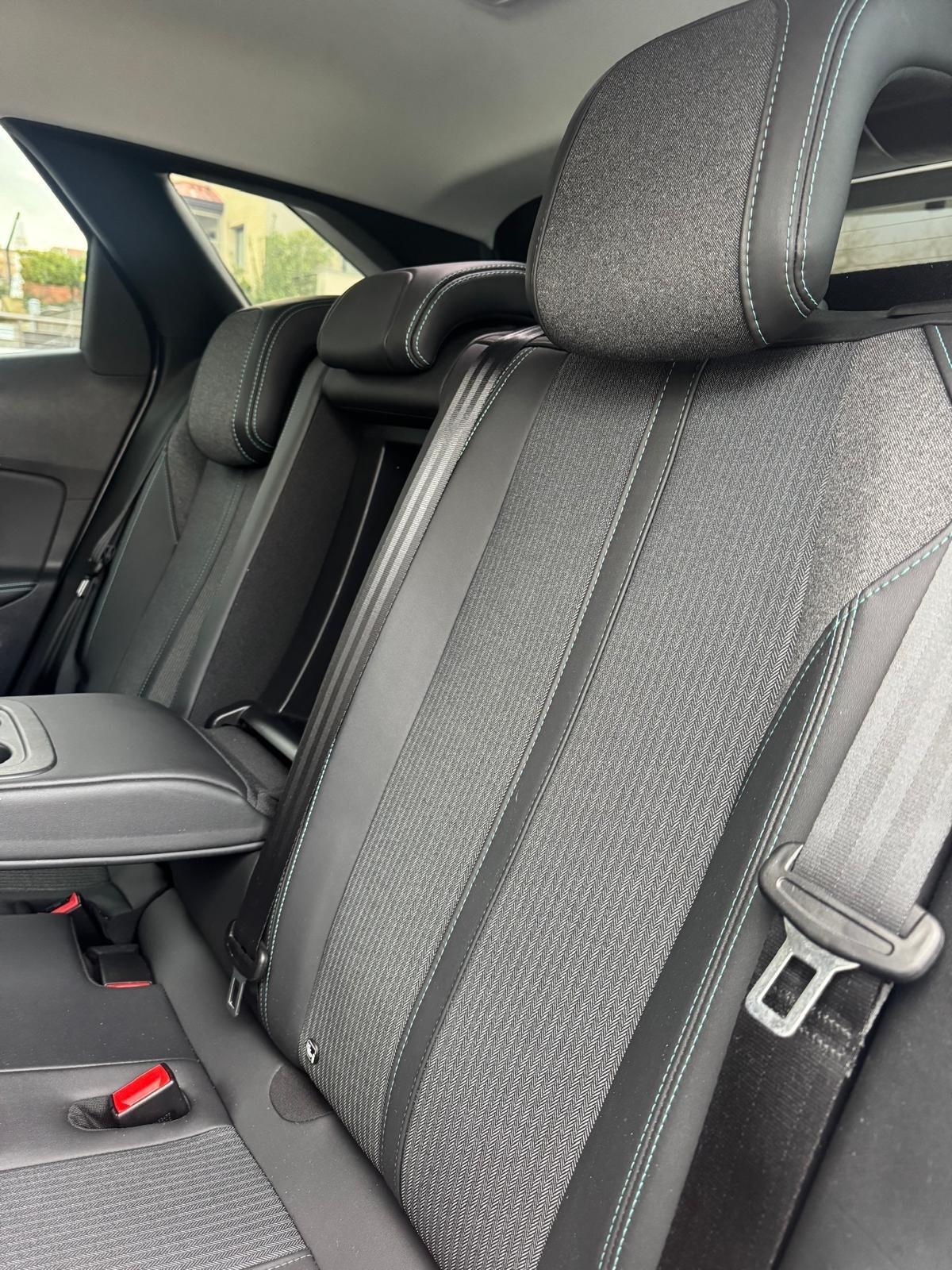 Peugeot 3008 BlueHDi 130 S&S EAT8 Allure