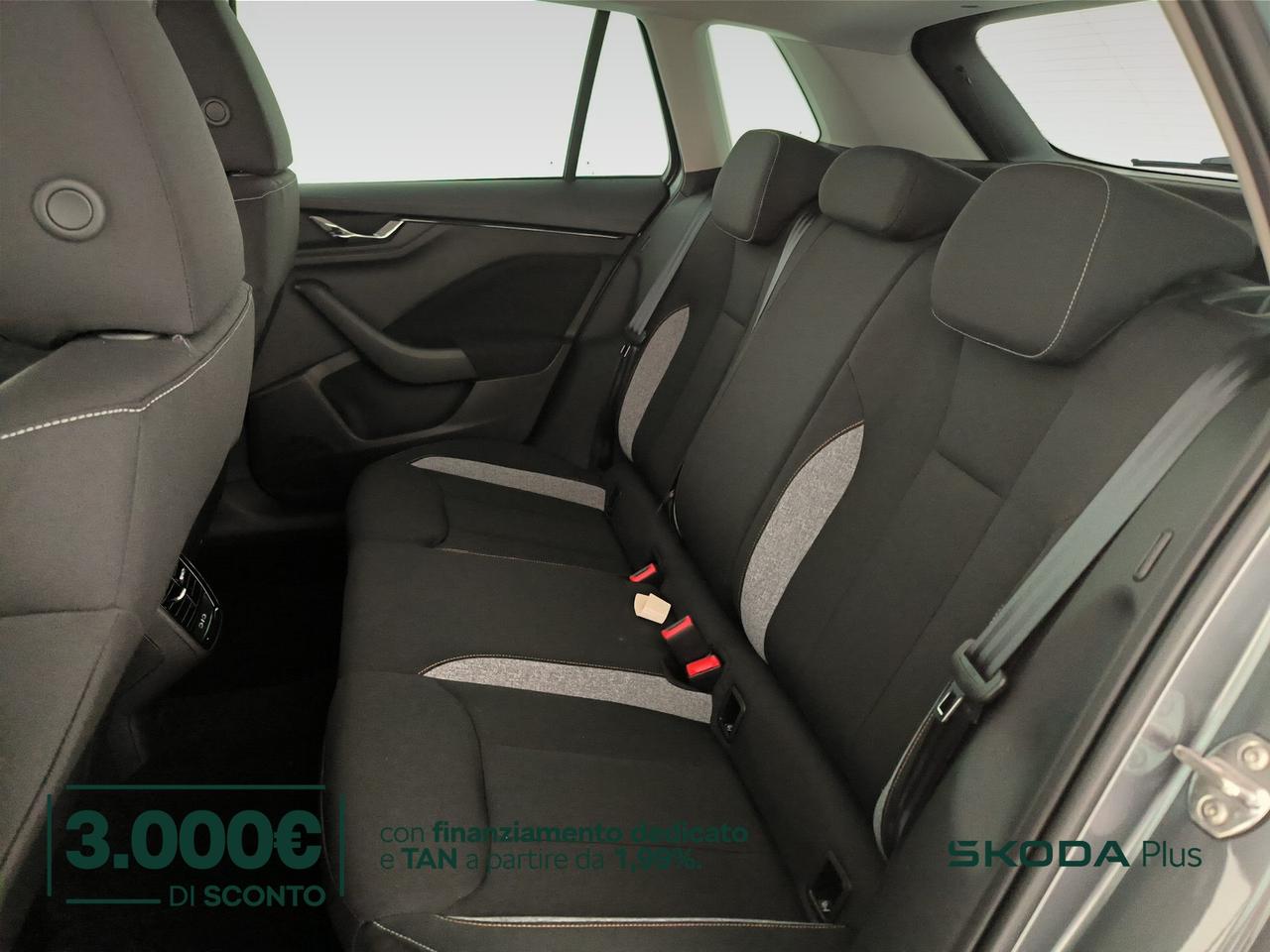 Skoda Kamiq 1.0 tsi black dots 115cv