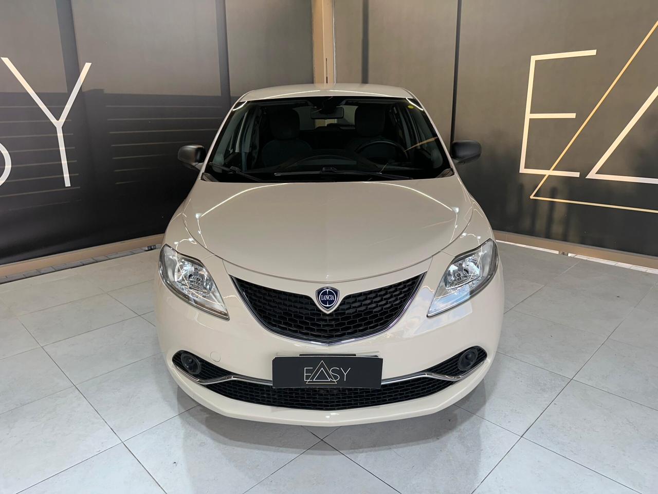 Lancia Ypsilon 1.2 69 CV 5 porte Silver