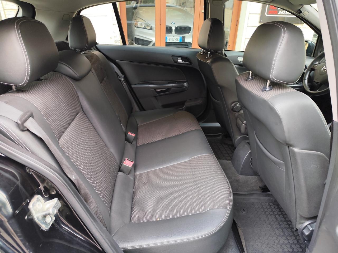 Opel Astra 1.7 CDTI 110CV COSMO BERLINA