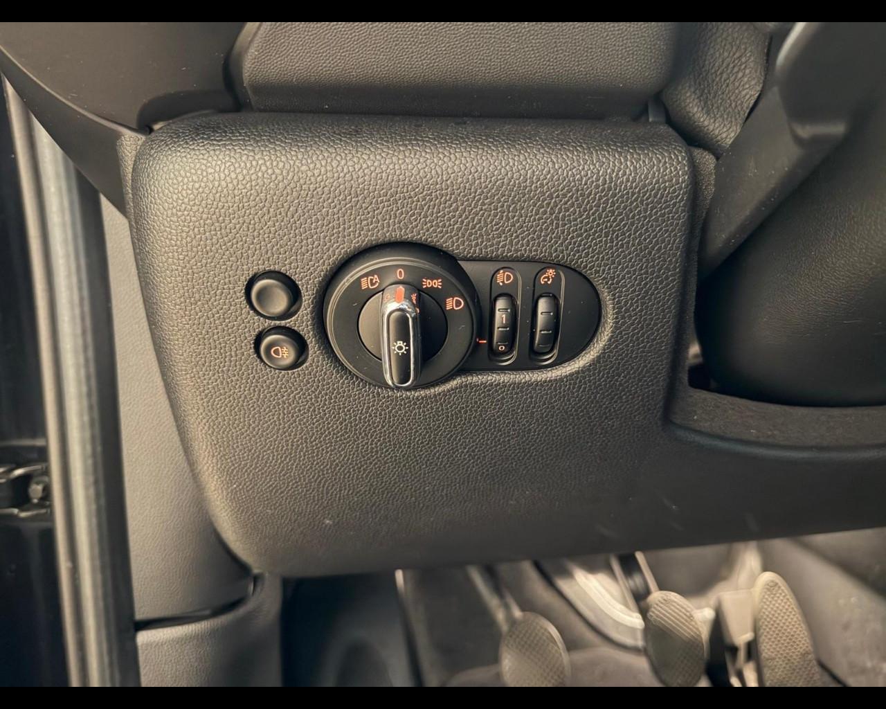 MINI Mini 5 porte (F55) - Mini 1.5 Cooper Classic 5 porte