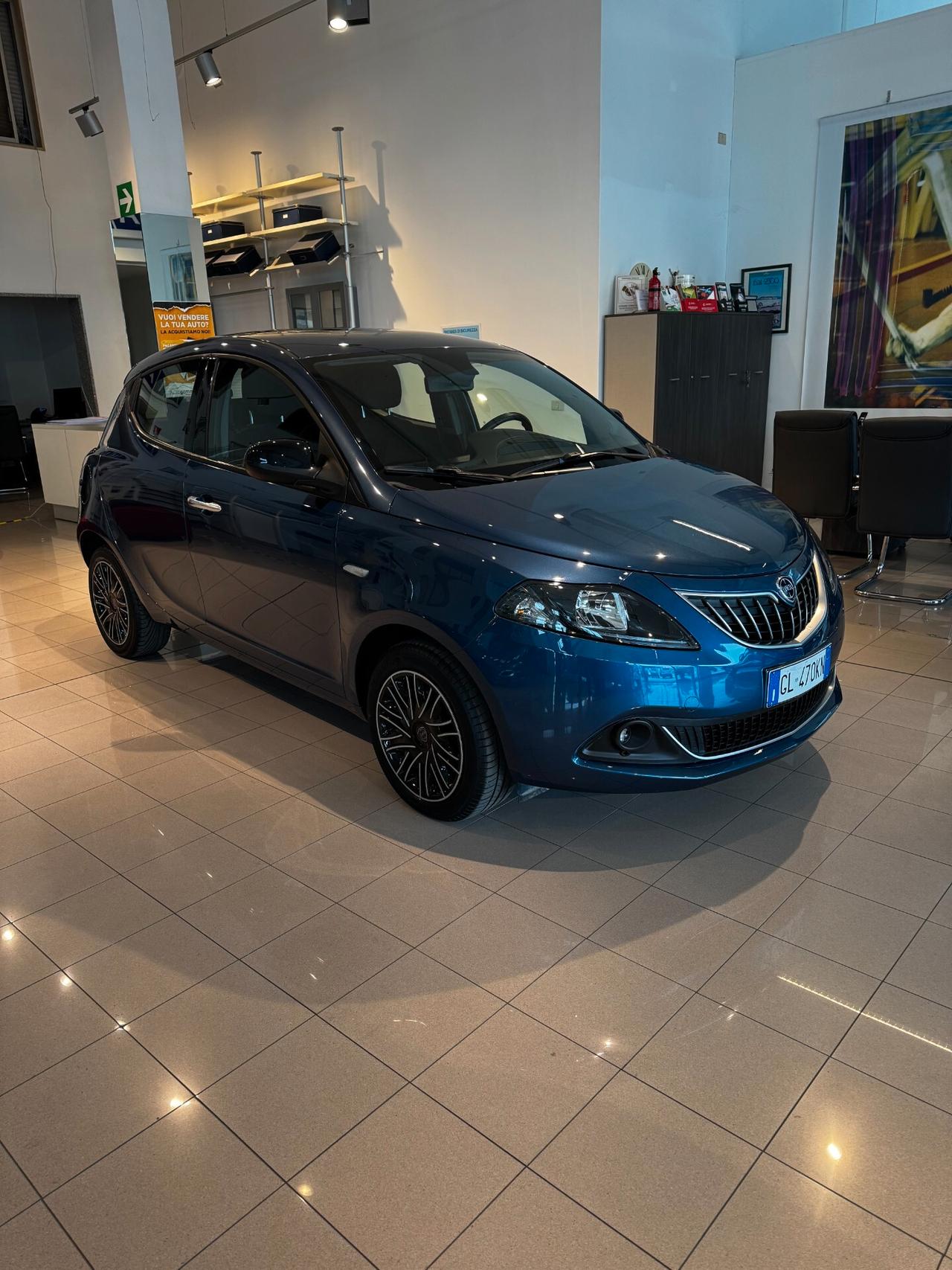 LANCIA YPSILON GOLD FULL OPTIONAL