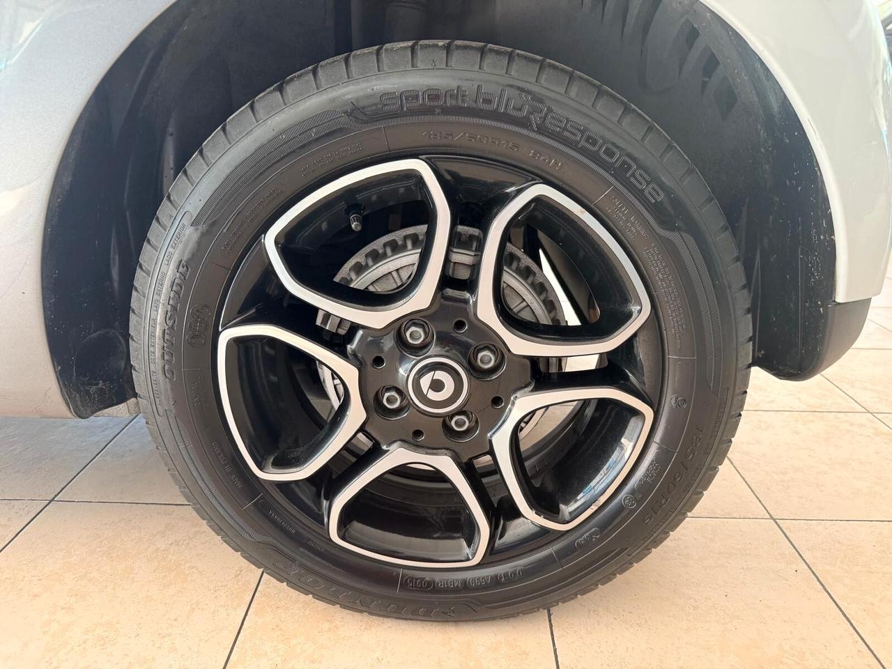 Smart ForFour 70 1.0 twinamic Youngster ***OK NEOPATENTATI***